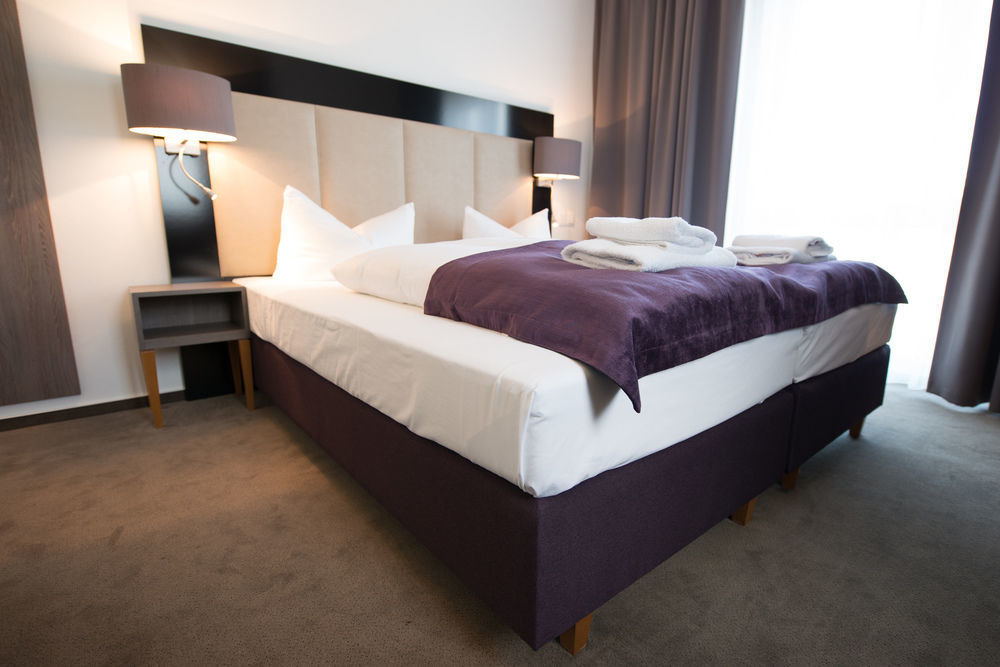 Goethe Conference By Trip 3*